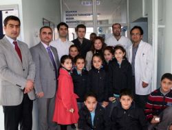 Midyat’ta Öğrenciler Doktorların Tıp Bayramı'nı Kutladı