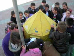 Öğrenciler, Anne Ve Babalarına Duygularını Mektupla İletti