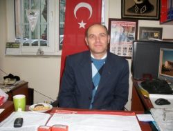 Muhtar İyi Giyimli Dolandırıcılara Karşı Mahalleliyi Afişlerle Uyardı