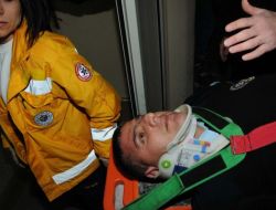 Alkollü Sürücü Polis Aracına Çarptı: 2'si Polis, 3 Yaralı