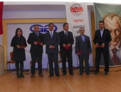 Endonezyalı Öğrenciler Türkçeleriyle Hem Coşturdu Hem Duygulandırdı