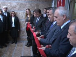 Bülent Arınç: İnsanımız Vakfa Sahip Çıkmıştır