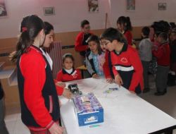 GENÇ MUCİTLERDEN SERGİ