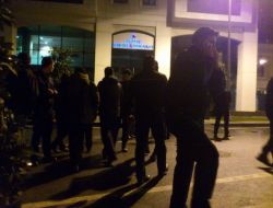 Ak Parti İl Binasında Gergin Dakikalar