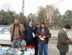 Polisten Sahte Paraya Karşı Broşürlü Uyarı