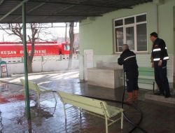 Keşan’da Camiler Cuma Günleri Temizleniyor