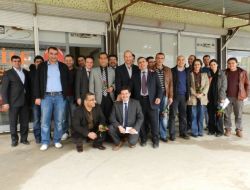 Mardin Ve Derik'te Görev Yapan Doktorlara Gül Dağıttılar