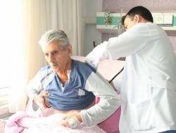 Hasta Uyutulmadan Şah Damarından Ameliyat Yapıldı