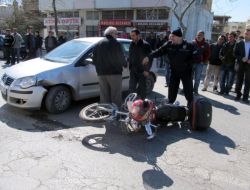 Motosikletli Sürücü, Kaskı Sayesinde Ölümden Döndü