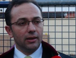 "Kafasının Üstünde Mermi Girişi Var"