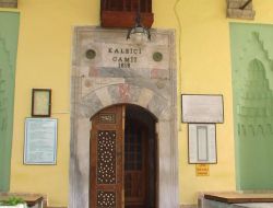 Yanan Tarihî Hacı İbrahim Camisi Tamir Edilecek