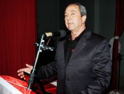 Bir Dilim Ekmek Ve Şekersiz Hoşaf Duygulandırdı