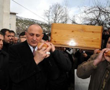 "Anamın ak sütü gibi masumum"