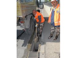 Restoranların Çevresindeki Kanalizasyon Atık Yağlar Yüzünden Sık Sık Tıkanıyor