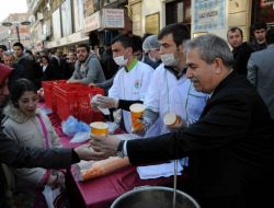 Çanakkale Zaferi Yıl Dönümünde Yağlı Buğday Çorbası Dağıtıldı