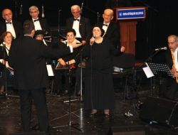 Huzurevi Korosu Konser Verdi