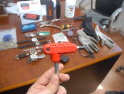 Kapı Göbeklerini Patlatarak Evleri Soyan Hırsızlar Yakalandı