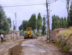 Köyler Çamurdan Kurtarılıyor