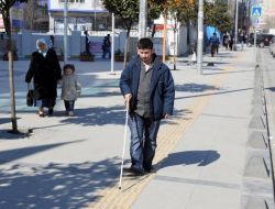 Kaldırımlar Engelliler İçin Düzenleniyor