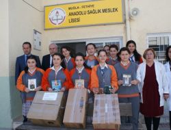 Bitlis'teki Öğretmenin Kitap İsteğine Fethiye Karşılık Verdi