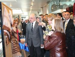 Yaşlılar El Emeklerini Sergiledi