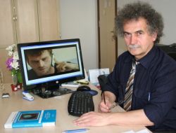 Dizideki Cep Telefonu Tutuş Şekline Bilim Adamlarından Tepki