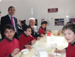 Kolej Öğrencilerine Çanakkale Yemeği: Yağlı Buğday Çorbası