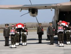 Ordulu Şehitler Çarşamba Havaalanı'nda Karşılandı
