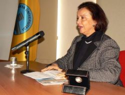 Türkiye’nin İlk Kadın Valisi Lale Aytaman: Kadın Bakışı Farklıdır