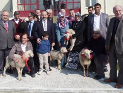 Yarışmayı Kazanan Bayanlara Kuzu Hediye Edildi