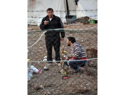 Çadır Kentte Yerleri Süpürende Var Nargile İçip Keyifli Sohbet Edende