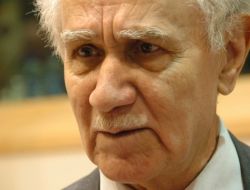 KEMAL BURKAY'dan AÇIKLAMALAR