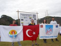 Yamaç Paraşütü Dünya Şampiyonasında Adana'yı Temsil Ediyorlar