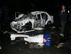 İzmir'de Trafik Kazası 7 Ölü 14 Yaralı