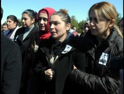 Diyarbakır Nevruz Şehidini Gözyaşlarıyla Uğurladı
