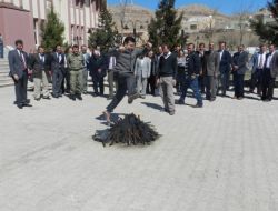 Derik'te Nevruz Resmi Törenlerle Kutlandı