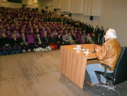 Yazar Bahadıroğlu: Geçmişine Sahip Olmayan Milletler Geleceğine De Sahip Olamaz