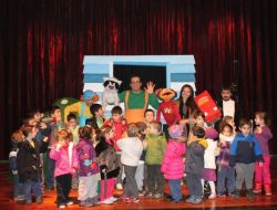 Zambak, Tiyatroyu Öğrencilerin Ayağına Getirdi