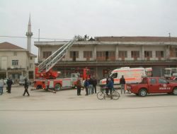 Çatı Tamir Ederken Düşüp Yaralandı