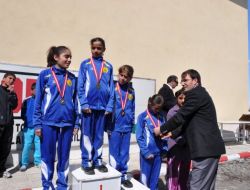 Genç Atletler, Buzlu Ve Çamurlu Piste Aldırmadan Ter Döktü