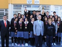 Ahmet Erdem Ticaret Meslek Lisesi Öğrencileri Başarıya Doymuyor