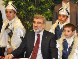 İşadamı Boydak, Depremzedelerin Çocuklarını Sünnet Ettirdi