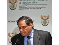 Kaddafi’den Kalan Silahlarla Darbeye Kınama