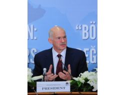 Papandreu: Arap Dünyası İçin Hukuk Önemli