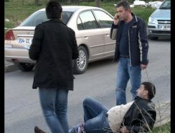 Okul Önündeki Kavgada Silahlar Konuştu