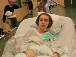 Tuğçe, Anne Ve Babasından Nakledilen Akciğerlerle Hayata Tutundu