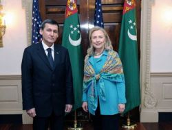 Clinton, Türkmenistan Dışişleri Bakanı Meredov İle Görüştü