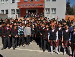 Emekli Olduğu Gün Okul Yaptırdı, Şimdi 950 Çocuğu Var