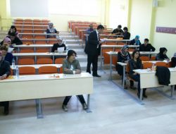 Iğdır'da Üniversiteye Hazırlanan Öğrenciler İçin Ygs Denemesi