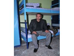 Yyü Rektörü, Depremden Korkan Öğrenciler İçin Yurtta Yattı